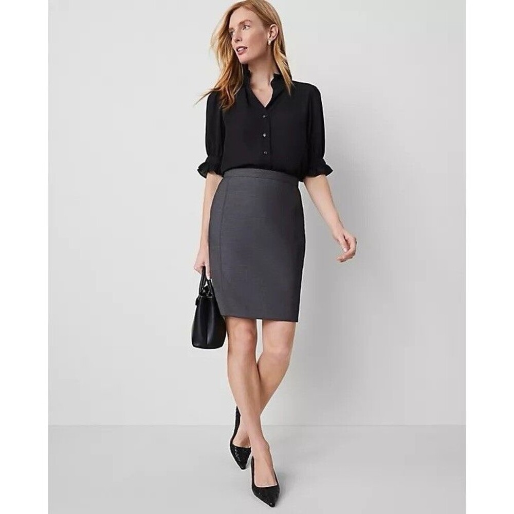Ann Taylor Dark Grey 100% Silk Pencil Size 4 Skirt